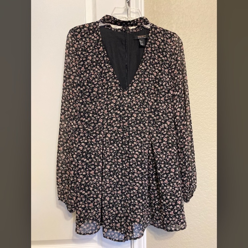 Forever 21 Black Floral Romper Size Medium